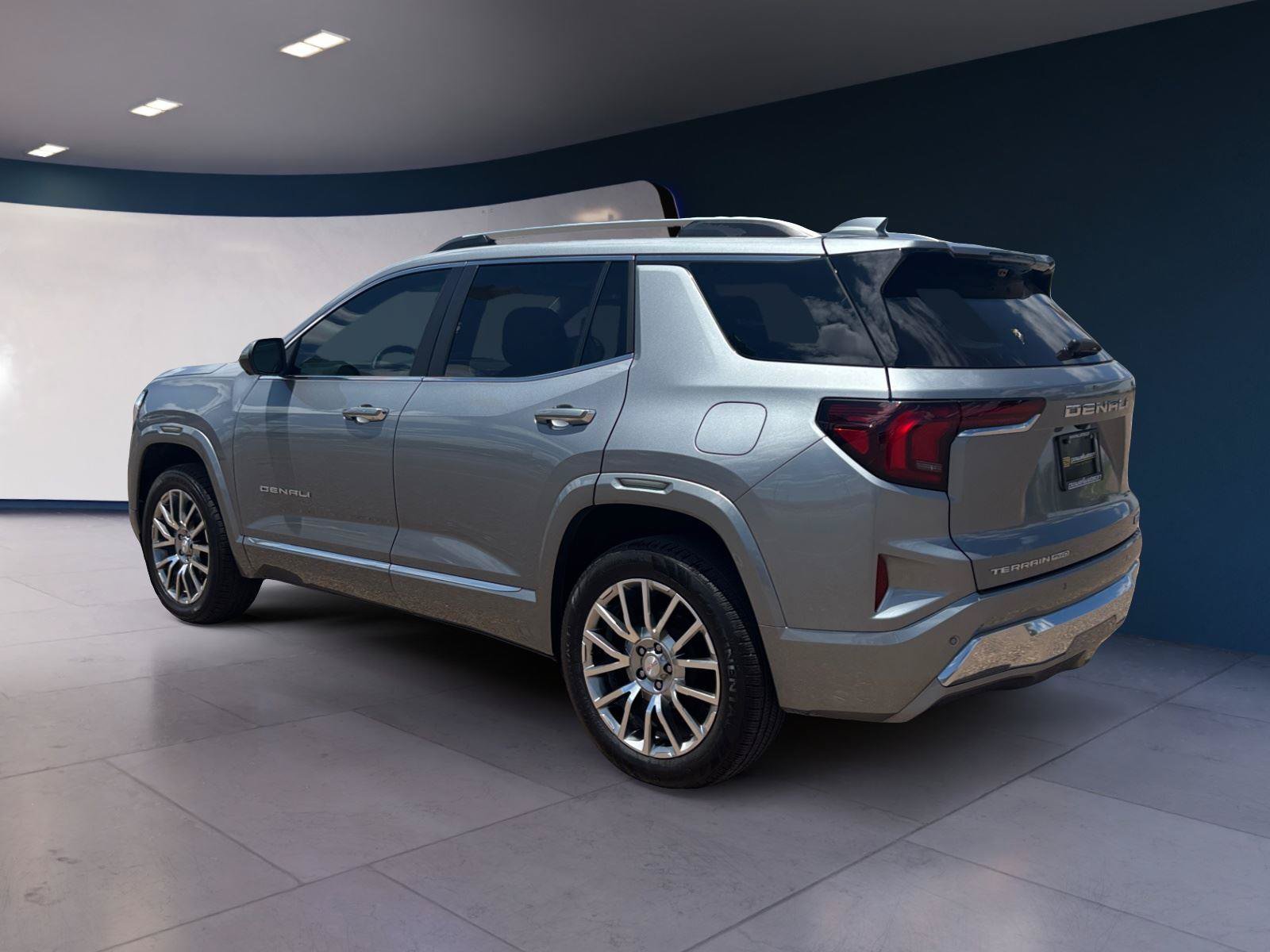 Used 2026 GMC Terrain Denali AWD/4WD image 3