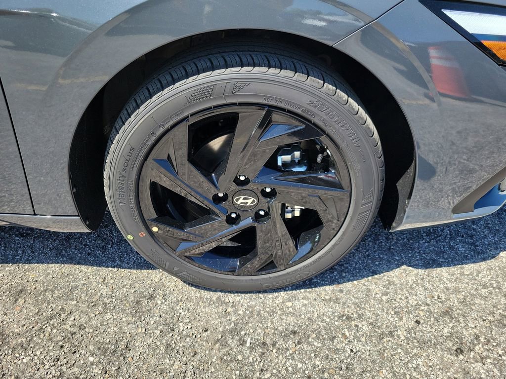 Used 2026 Hyundai Elantra Sport w/ Cargo Package FWD image 6