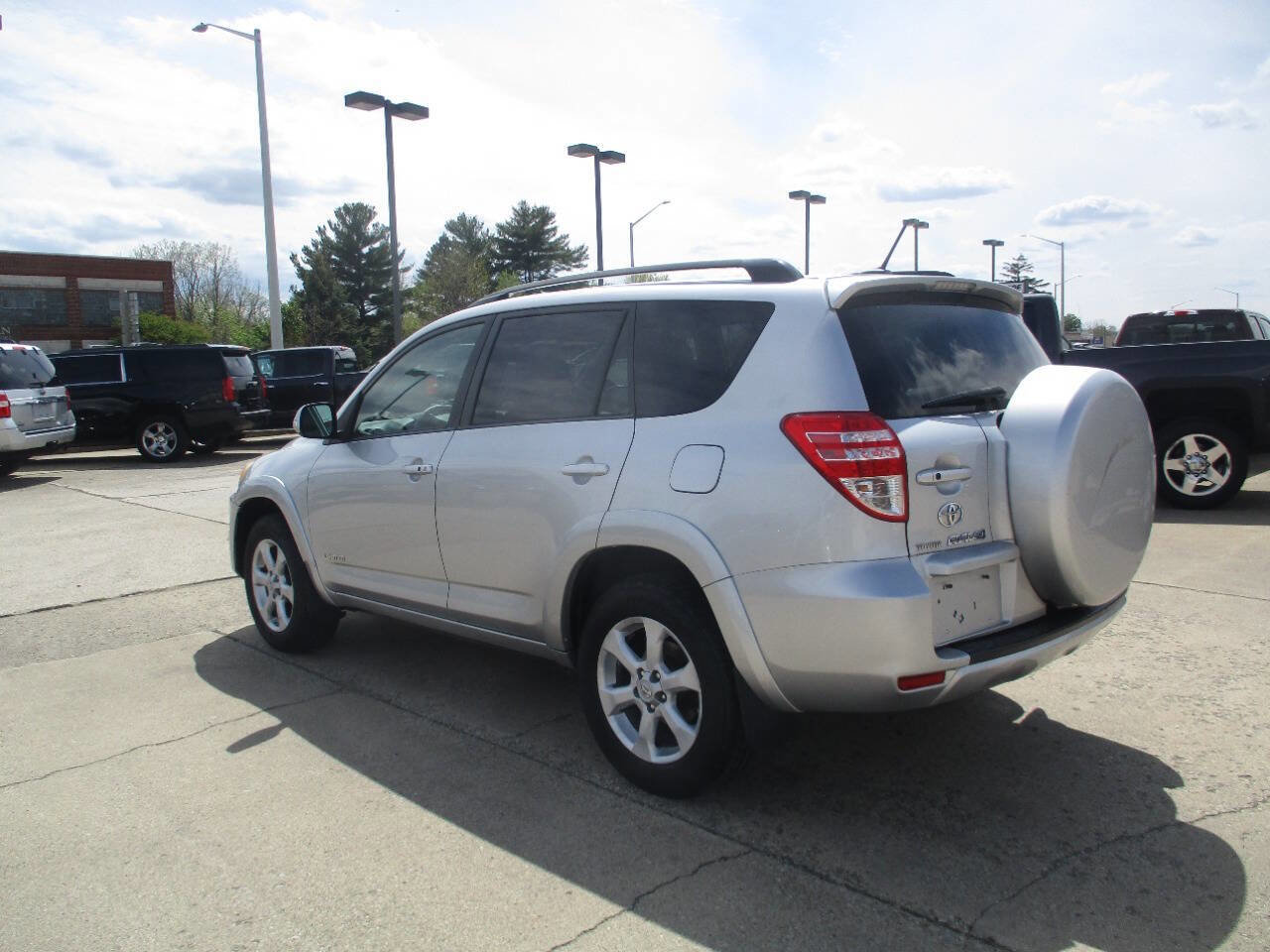 Used 2010 Toyota RAV4 Limited AWD/4WD image 5