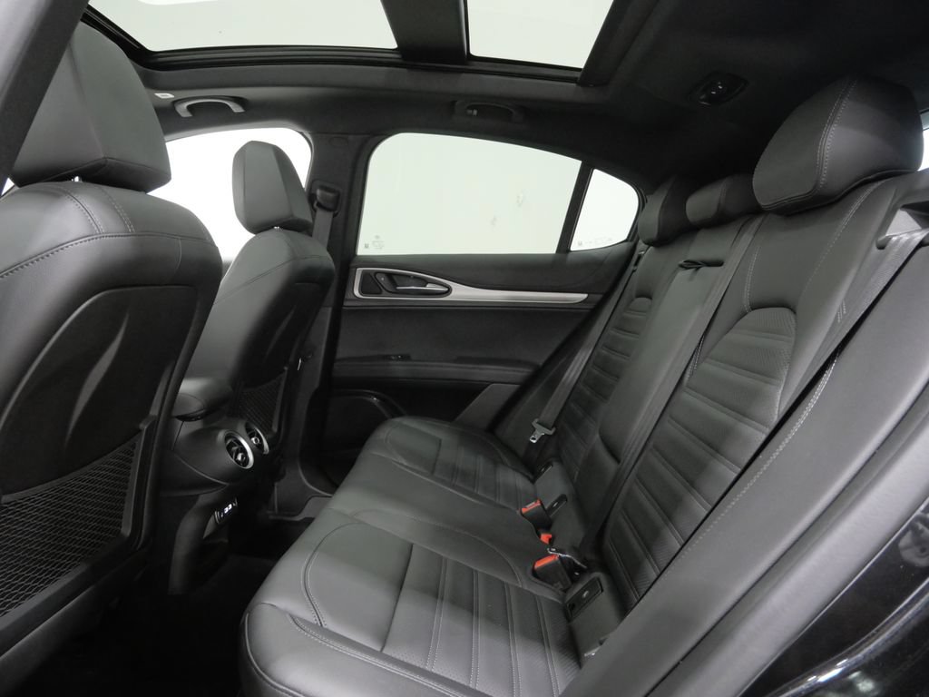 Used 2024 Alfa Romeo Stelvio Veloce AWD/4WD image 24
