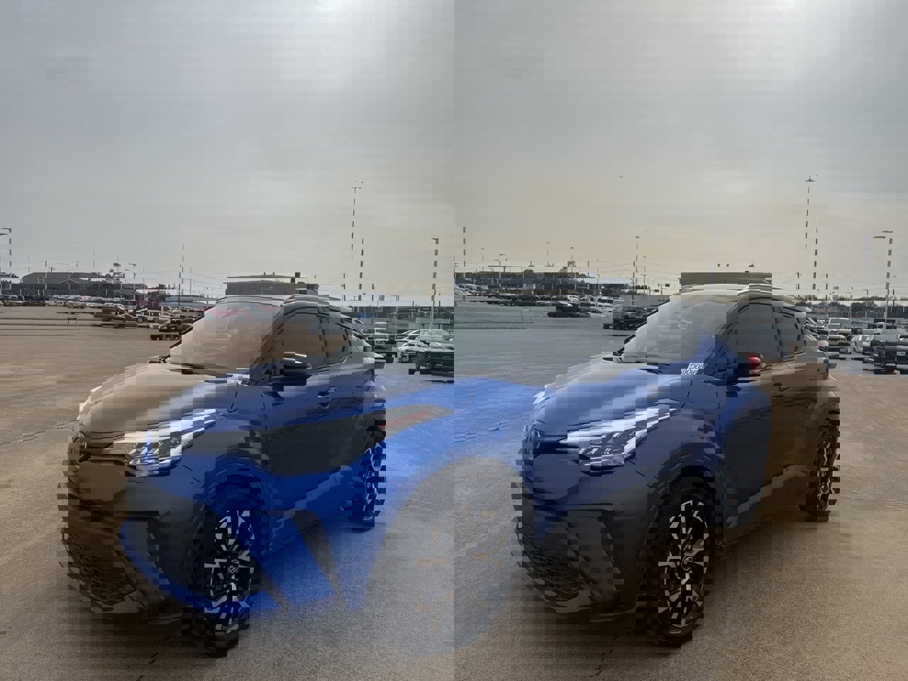 Used 2020 Toyota C-HR XLE image 8