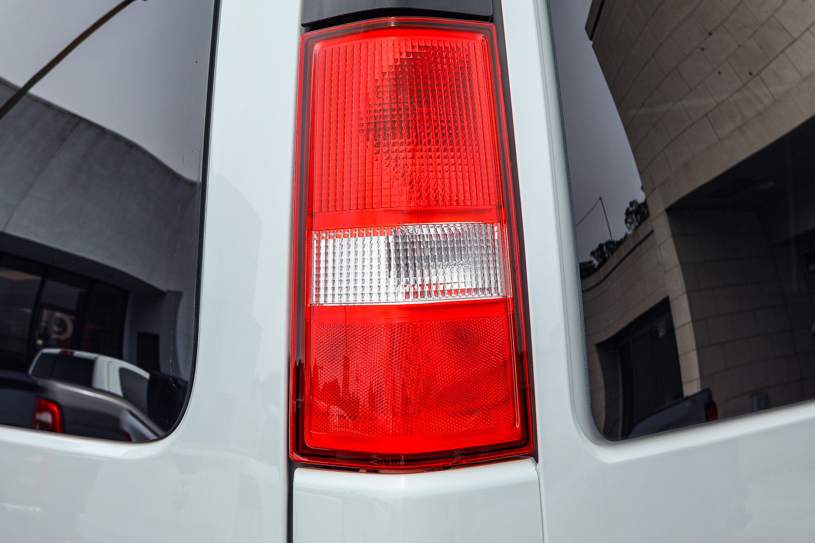 Used 2025 GMC Savana 3500 LT w/ LT Preferred Equipment Group RWD image 25