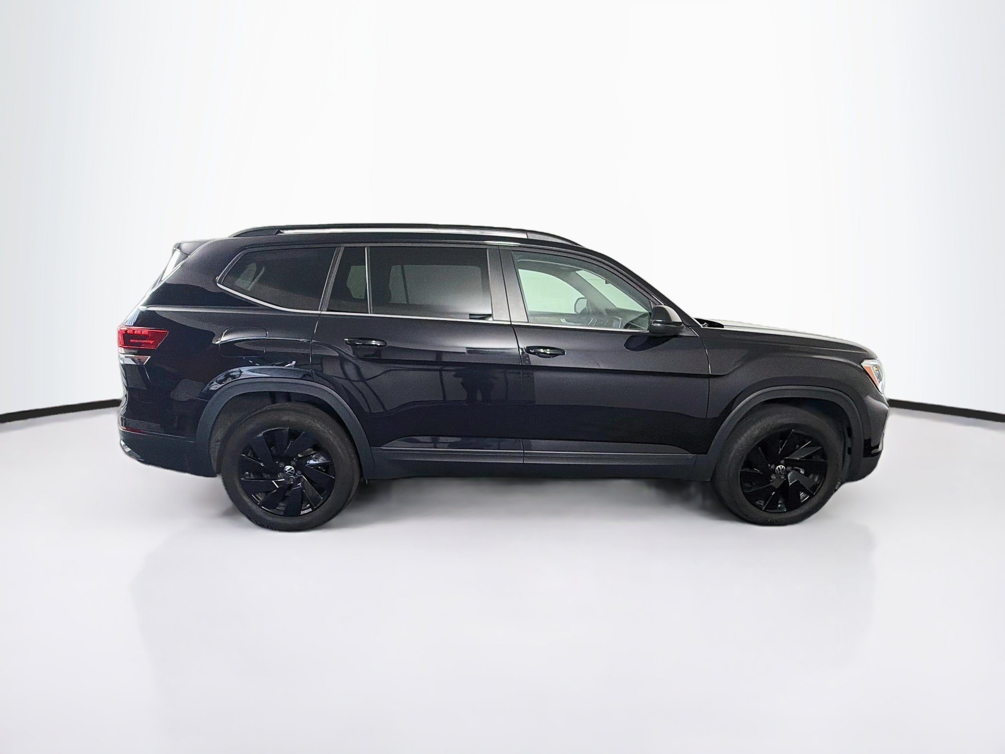 Used 2025 Volkswagen Atlas SE FWD image 10