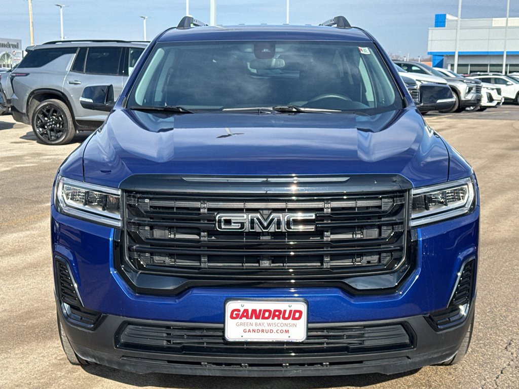 Used 2023 GMC Acadia SLE w/ Driver Convenience Package image 3