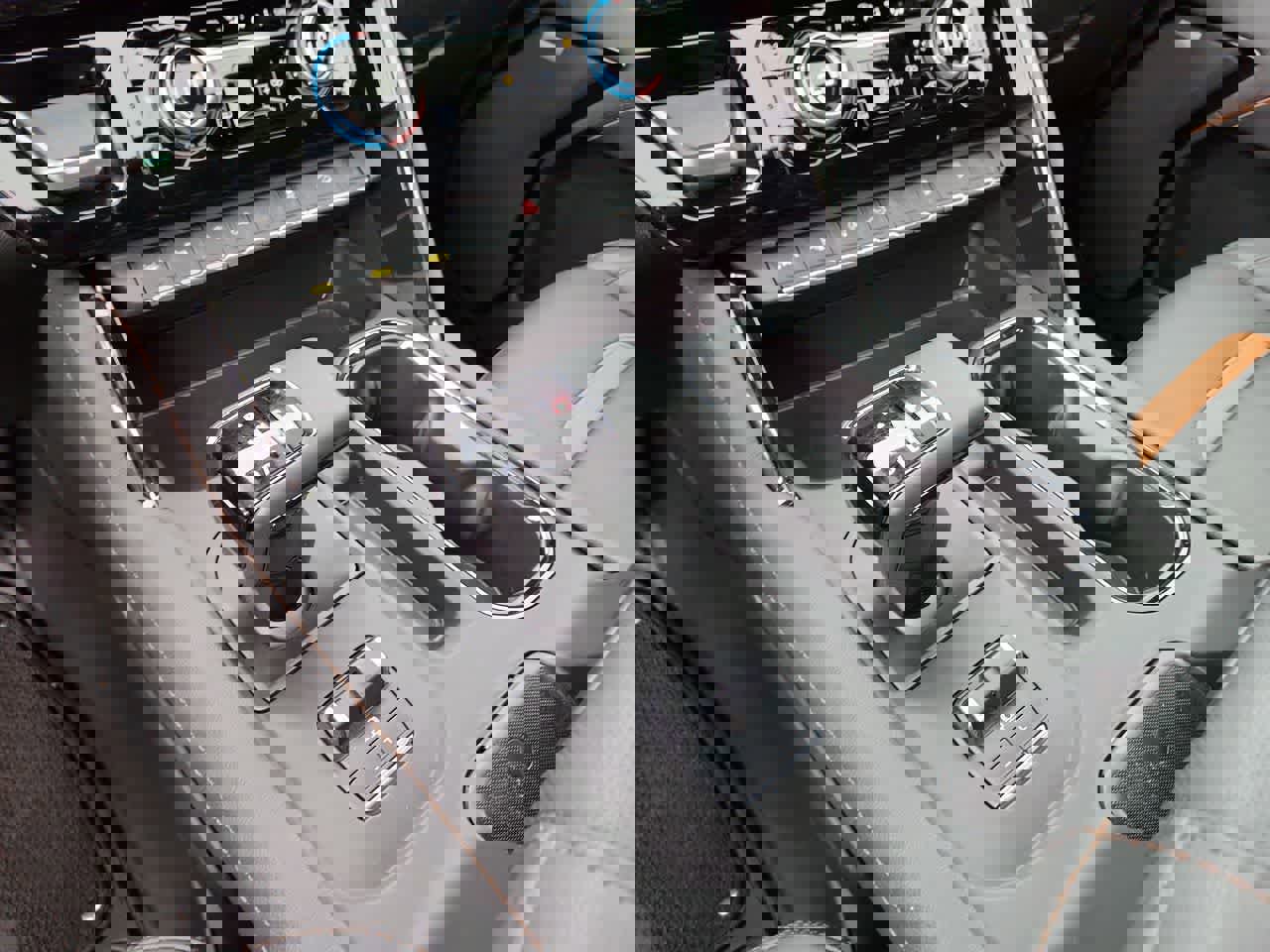 Used 2025 GMC Sierra 1500 AT4 w/ AT4 Premium Package image 21