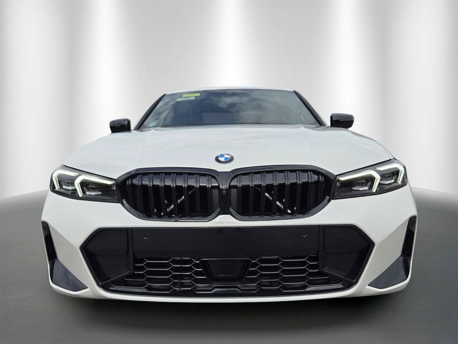 New 2026 BMW 330i Sedan w/ M Sport Package RWD image 2