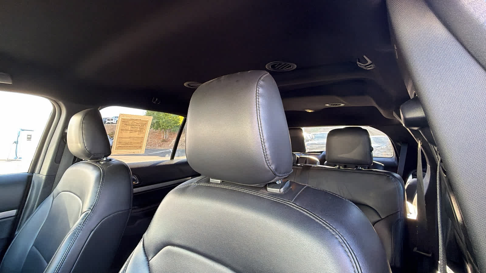 Used 2019 Ford Explorer XLT w/ Equipment Group 202A FWD image 11