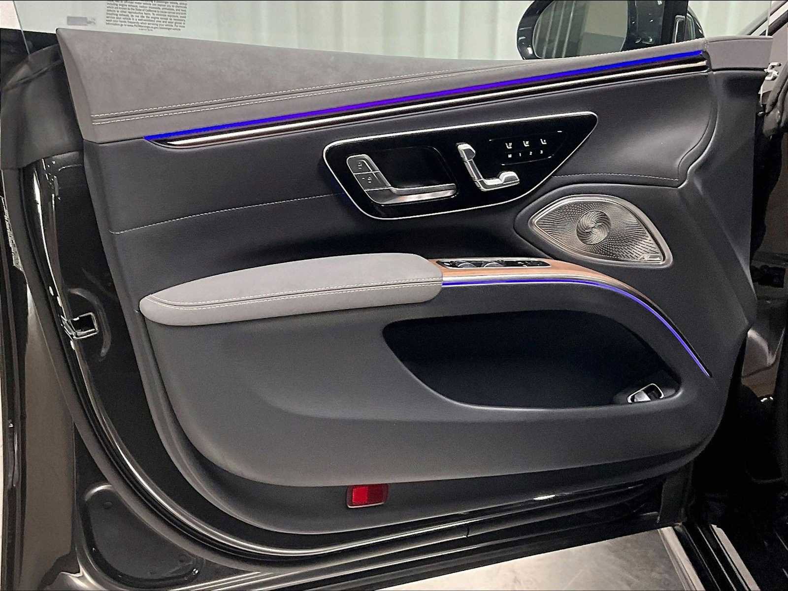 Used 2023 Mercedes-Benz EQS 580 4MATIC Sedan image 25