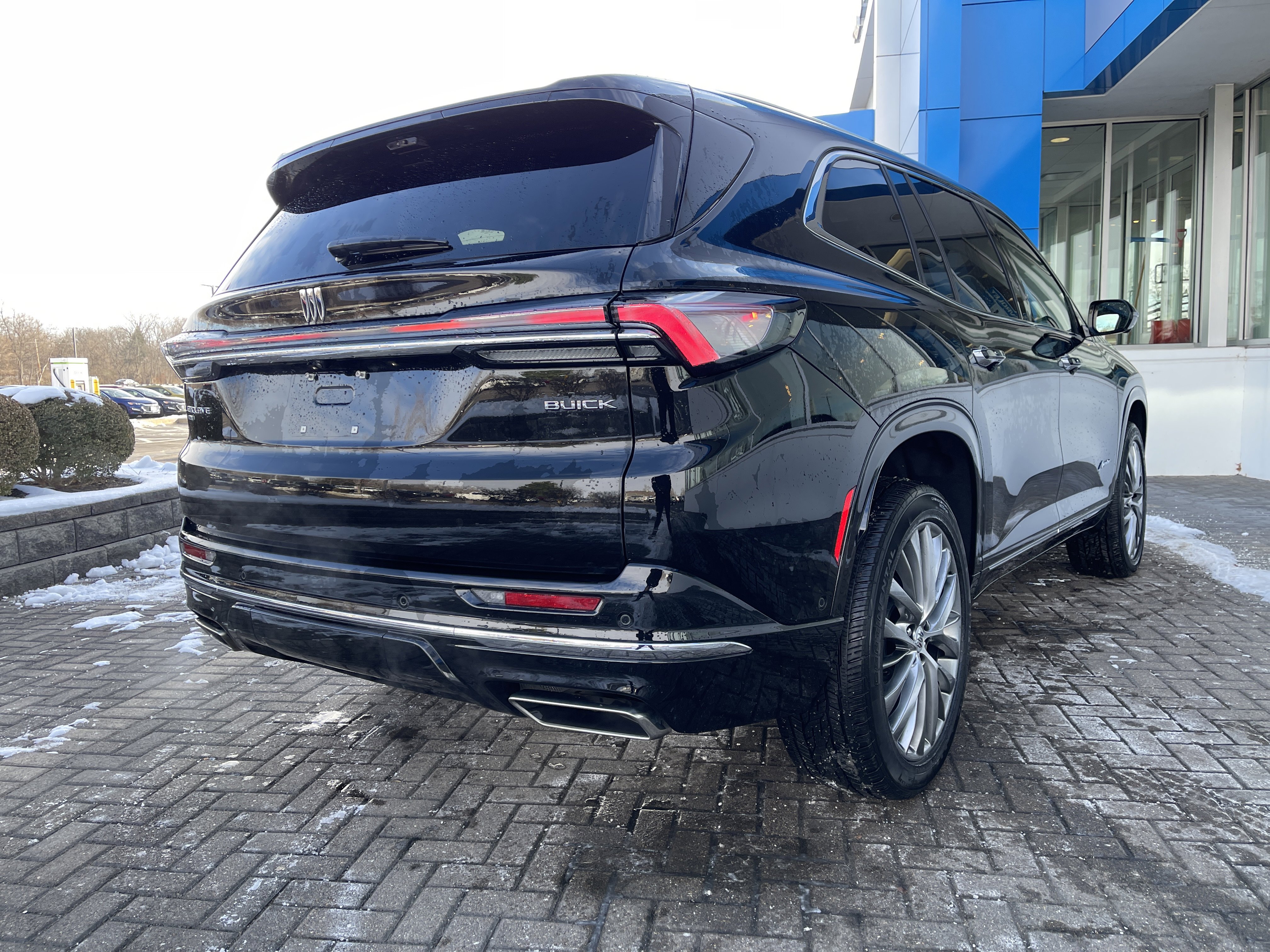 Used 2025 Buick Enclave Avenir w/ Super Cruise Package image 5