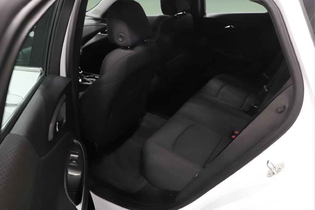 Used 2023 Chevrolet Malibu LS FWD image 10
