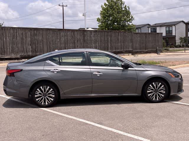 Used 2024 Nissan Altima 2.5 SV FWD image 7