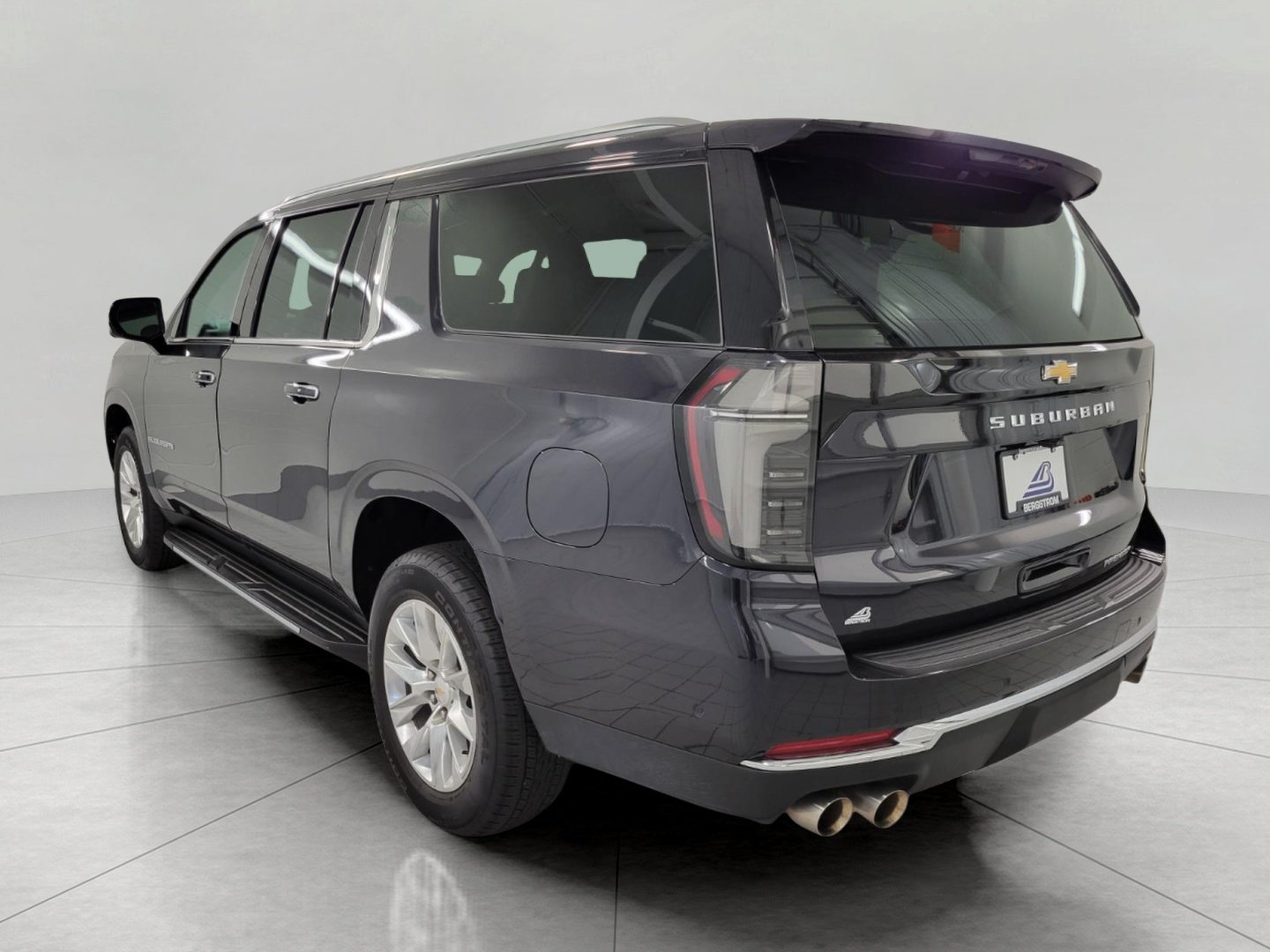 Used 2025 Chevrolet Suburban Premier AWD/4WD image 21