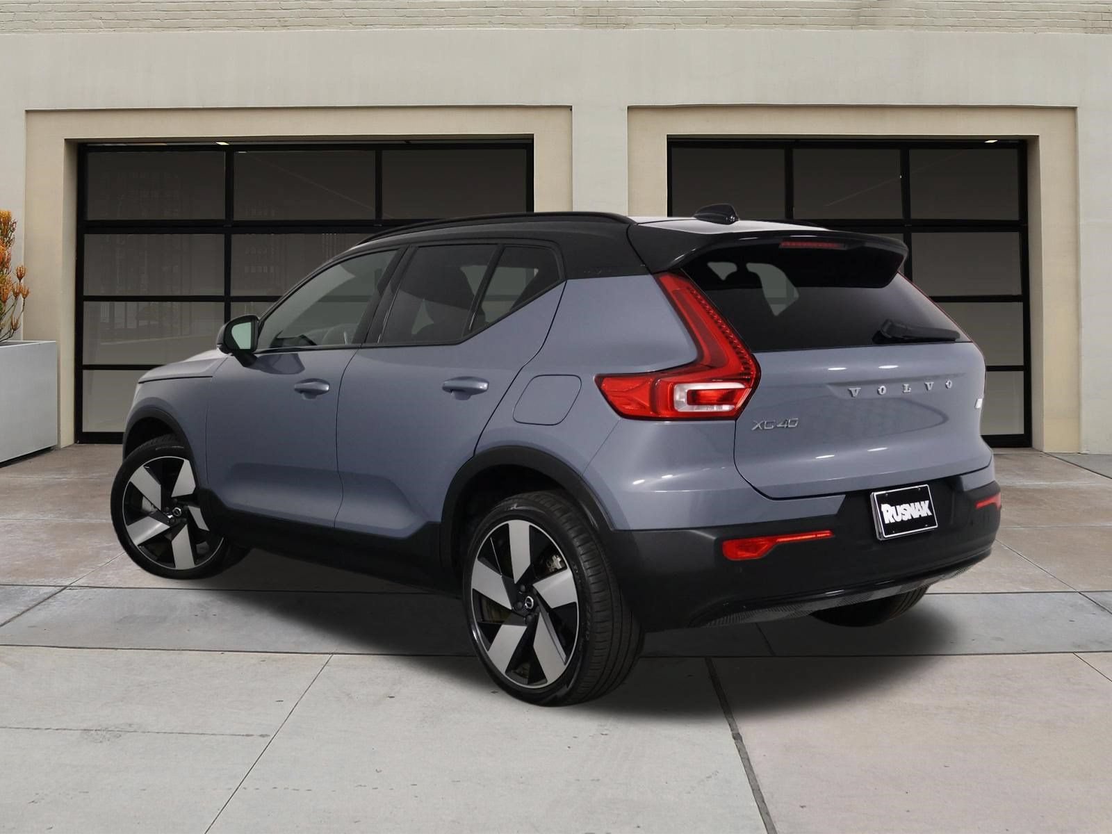 Used 2023 Volvo XC40 Recharge Ultimate AWD/4WD image 2