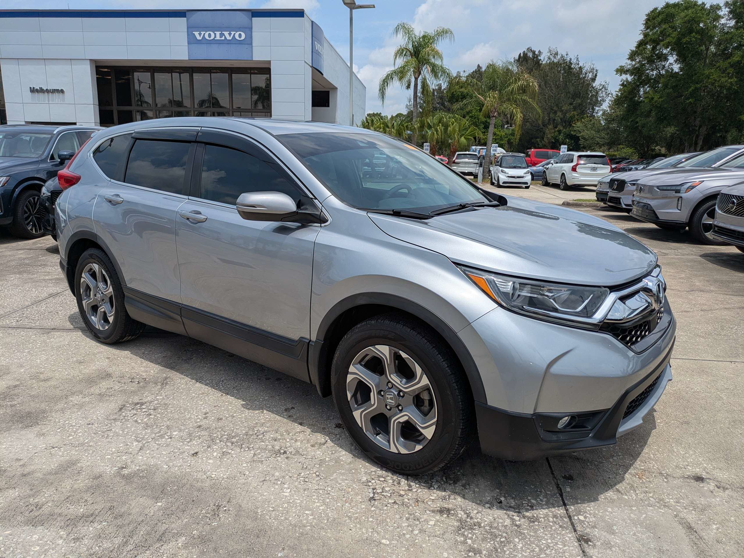 Used 2018 Honda CR-V EX image 2