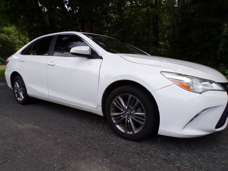 Used 2017 Toyota Camry SE FWD image 4