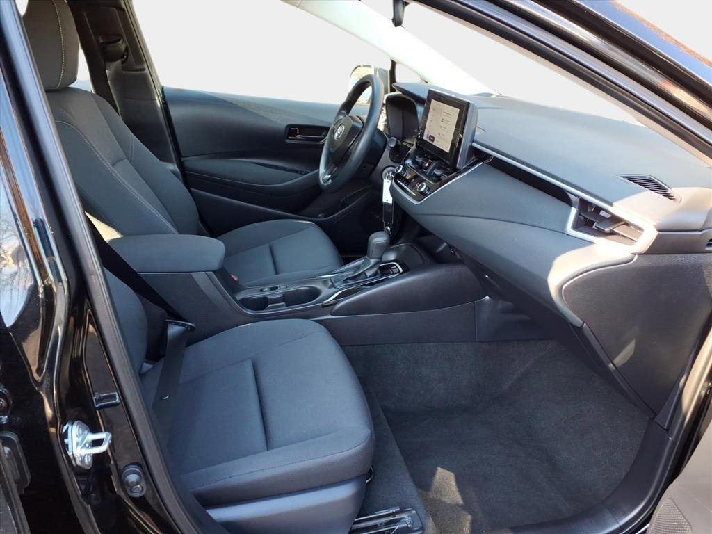 Used 2025 Toyota Corolla LE image 14