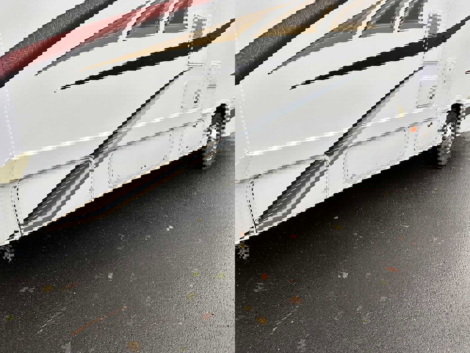 Used 2011 Ford E-450 and Econoline 450 Super Duty w/ Motorhome Prep Pkg image 32