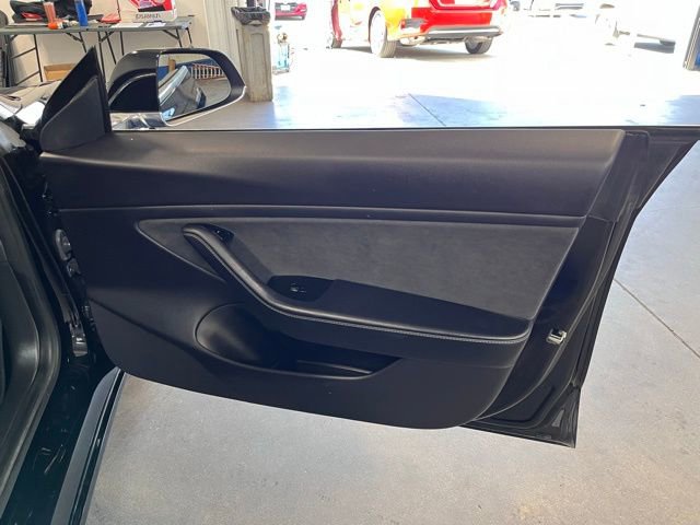 Used 2019 Tesla Model 3 Standard Range Plus image 12