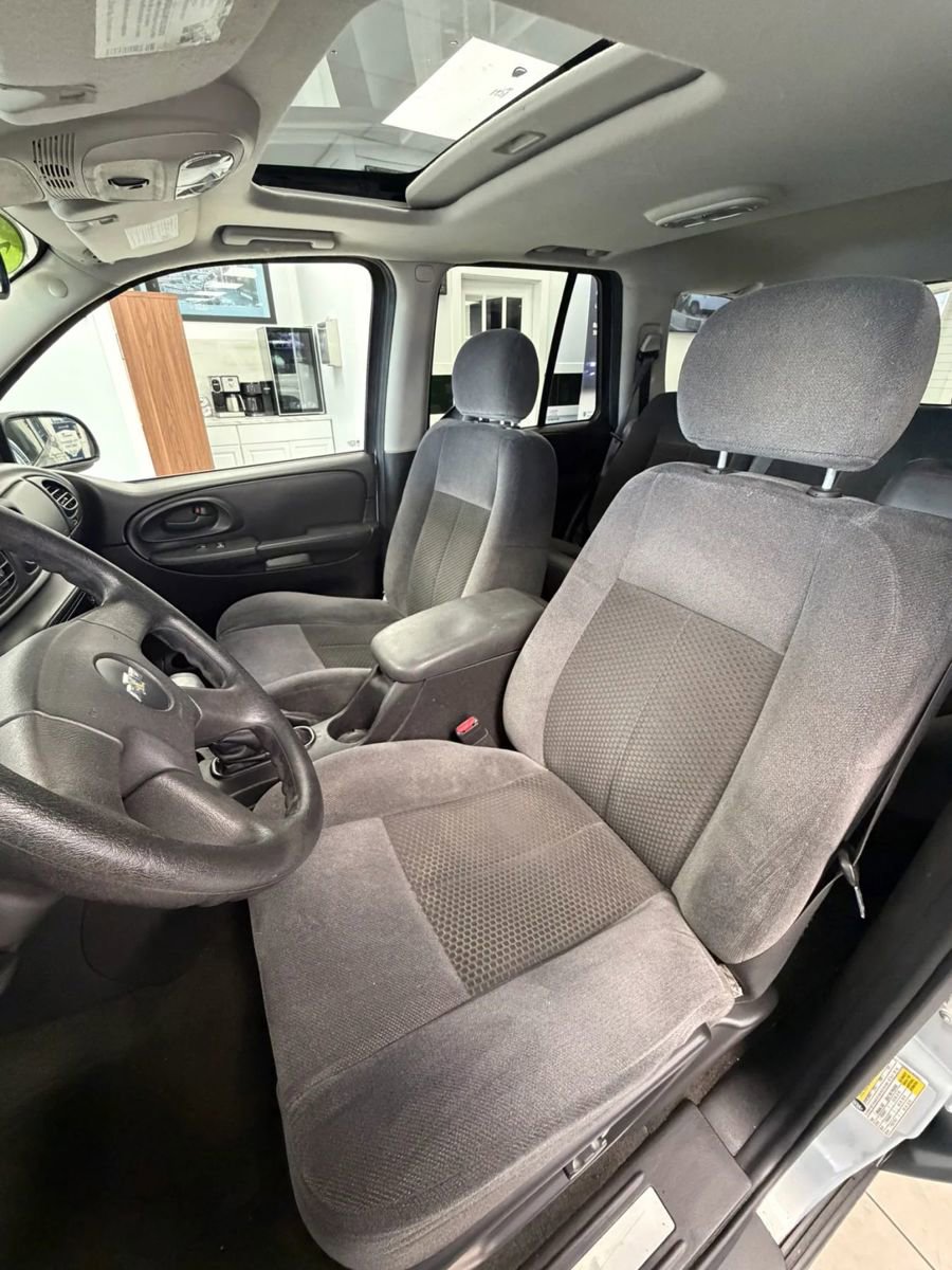 Used 2008 Chevrolet TrailBlazer LT w/ Sun And Sound Package image 8