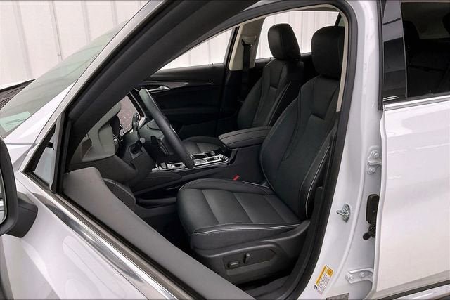 Used 2023 Buick Envision Essence image 8