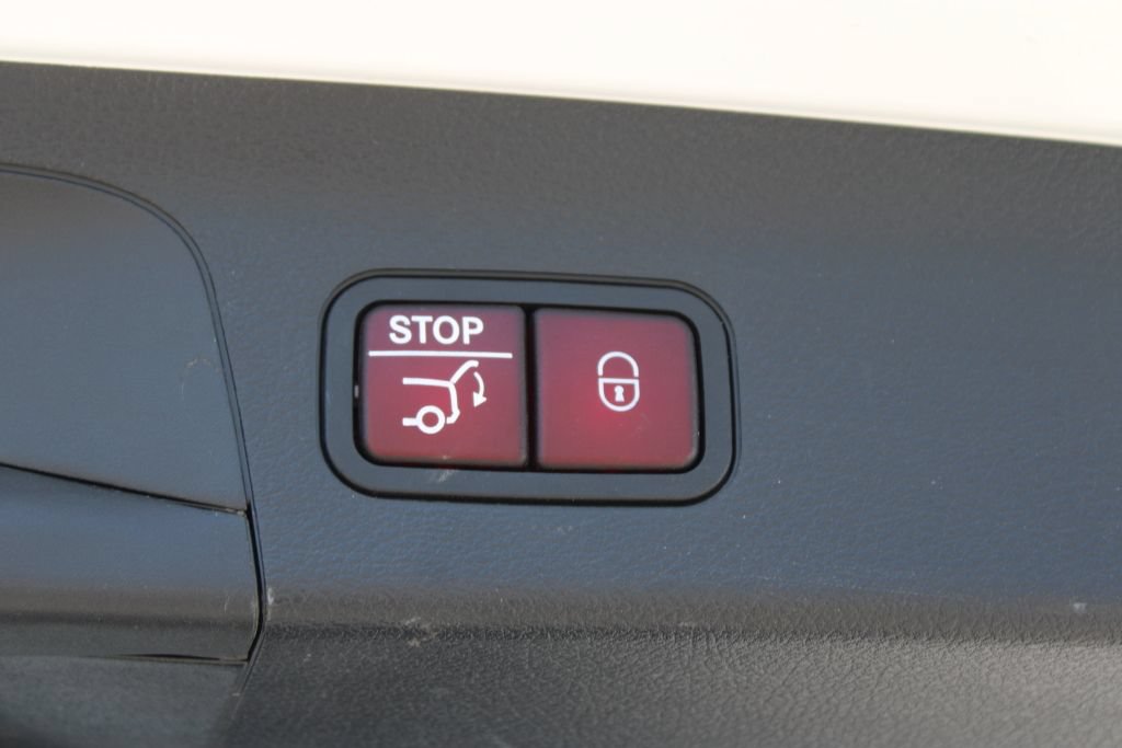 Used 2024 Mercedes-Benz GLS 450 4MATIC image 9