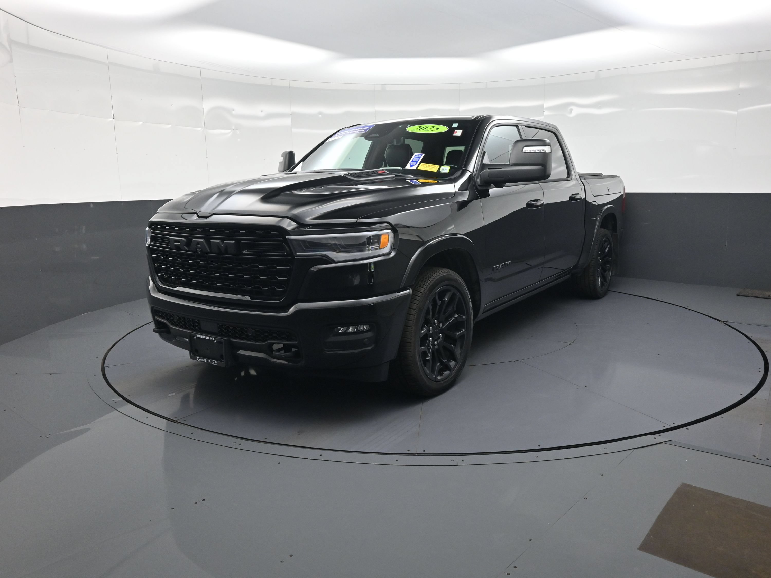 Used 2025 RAM 1500 Limited AWD/4WD image 7