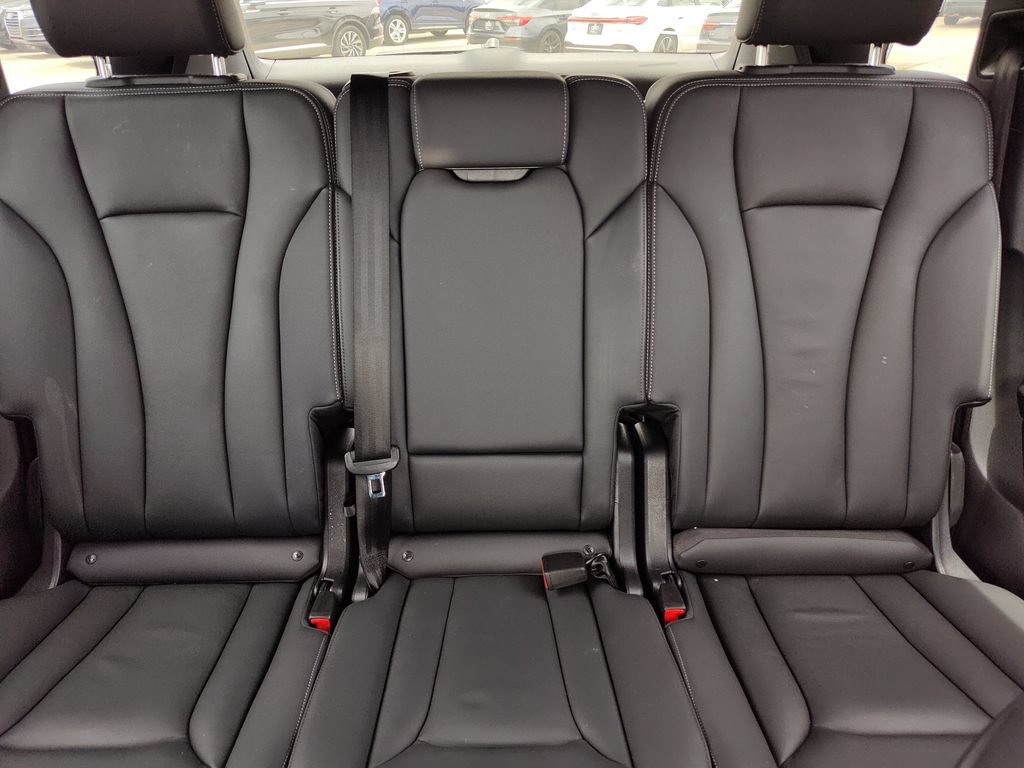 Used 2025 Audi Q7 2.0T Premium w/ Convenience Package AWD/4WD image 41