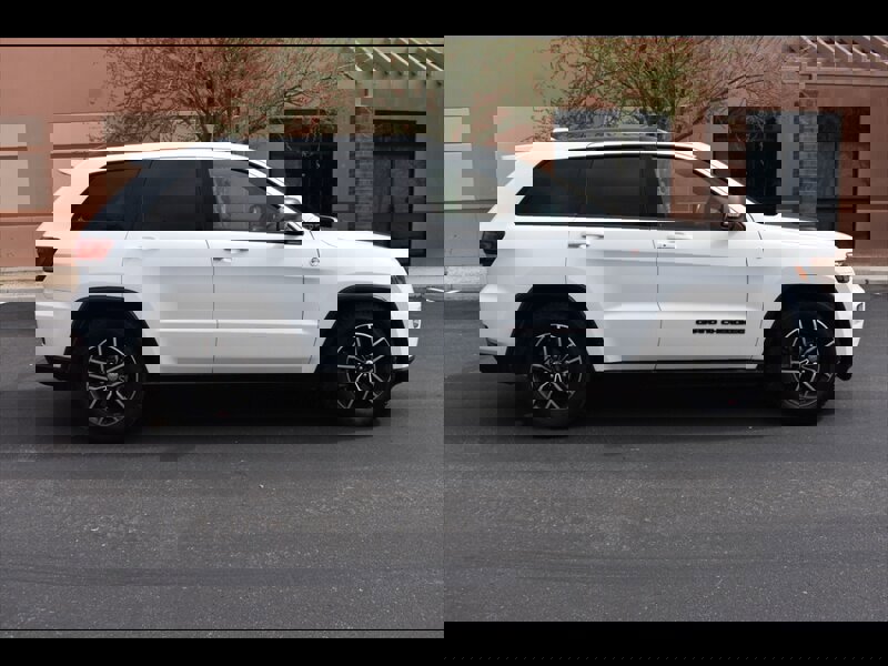 Used 2018 Jeep Grand Cherokee Trailhawk w/ Trailhawk Luxury Group