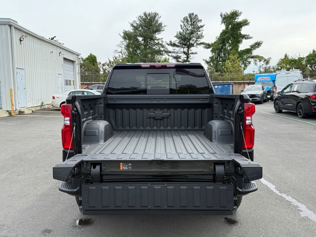 New 2026 Chevrolet Silverado 1500 ZR2 w/ LPO, Dark Essentials Package AWD/4WD image 31