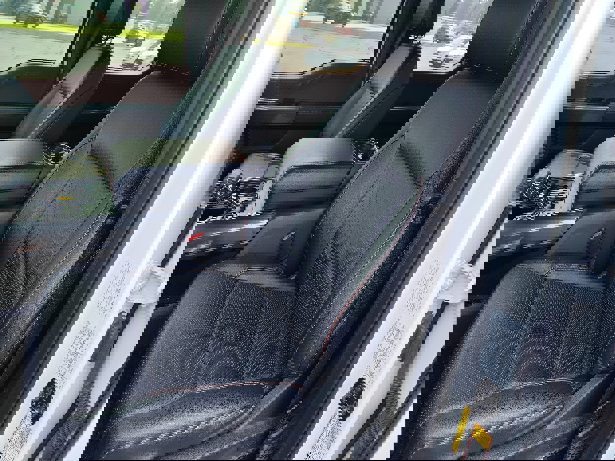 Used 2022 Ford F150 Lariat w/ Equipment Group 502A High image 19