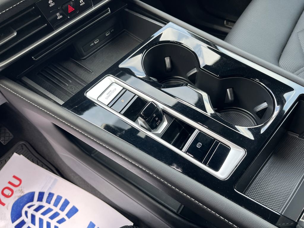 Used 2025 Volkswagen Atlas Cross Sport SE image 24