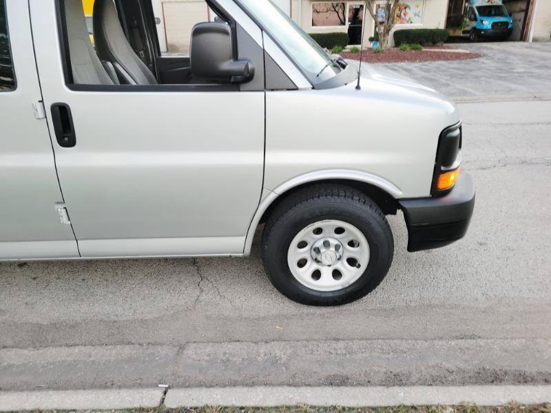 Used 2014 Chevrolet Express 1500 RWD image 10