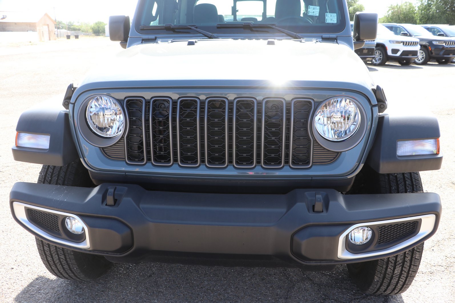 New 2026 Jeep Gladiator Sport AWD/4WD image 2