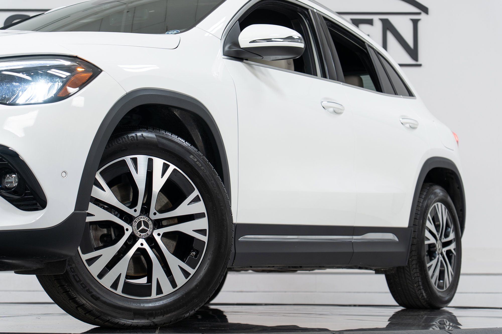 Used 2025 Mercedes-Benz GLA 250 4MATIC image 27