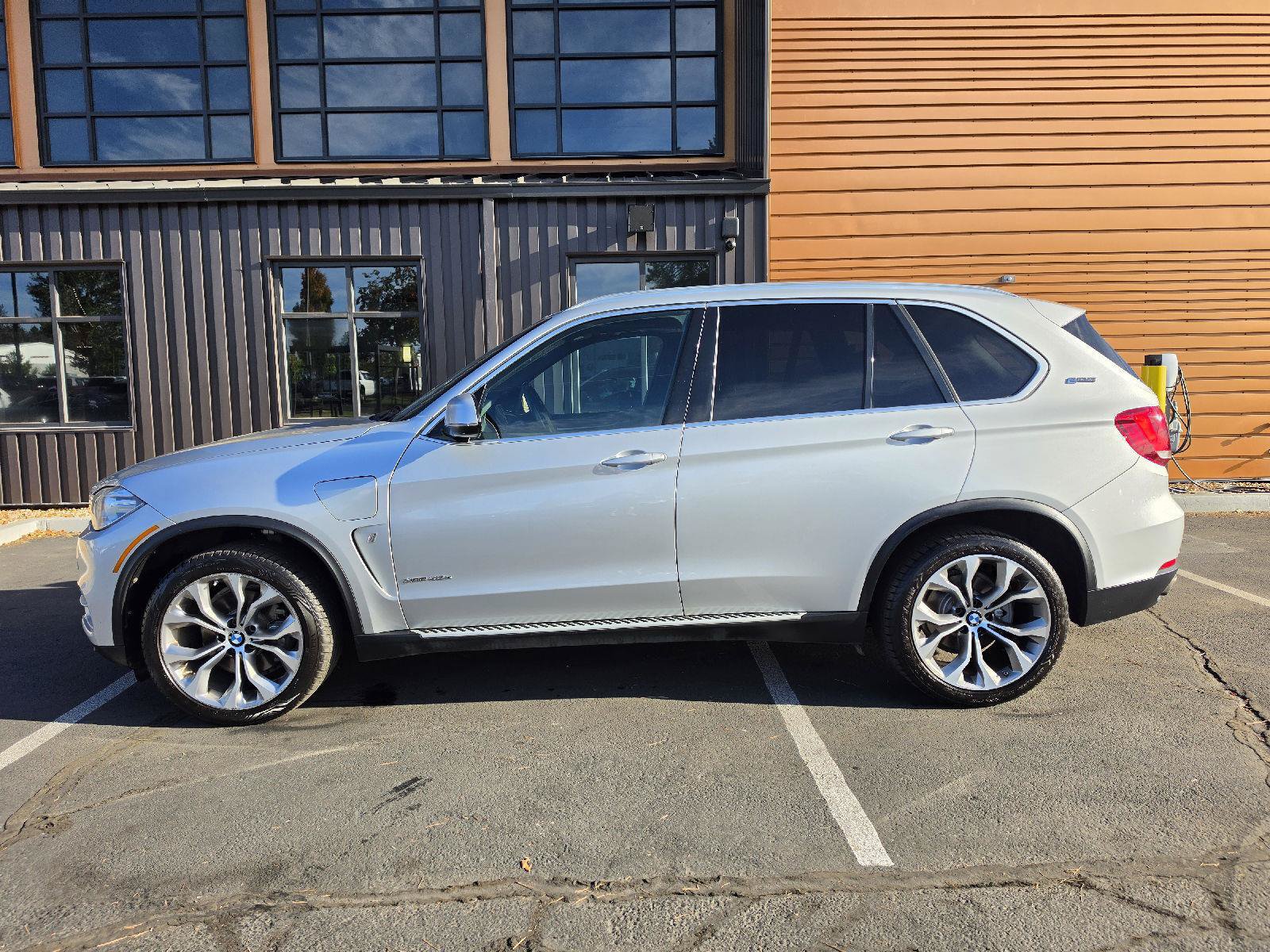 Used 2017 BMW X5 xDrive40e AWD/4WD image 2