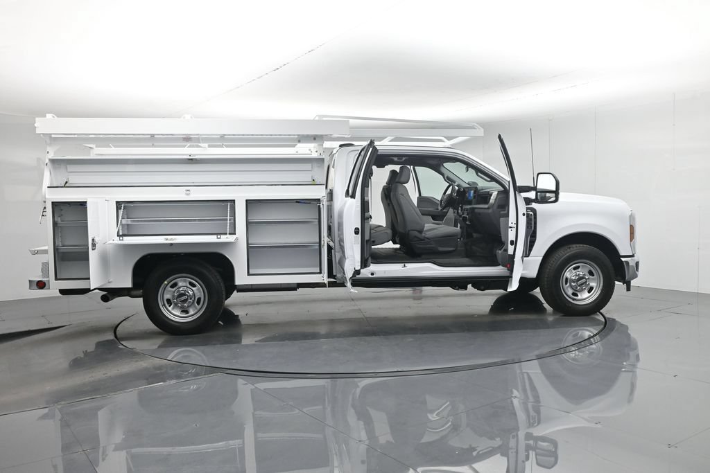 New 2026 Ford F350 XL w/ XL Chrome Package RWD image 3
