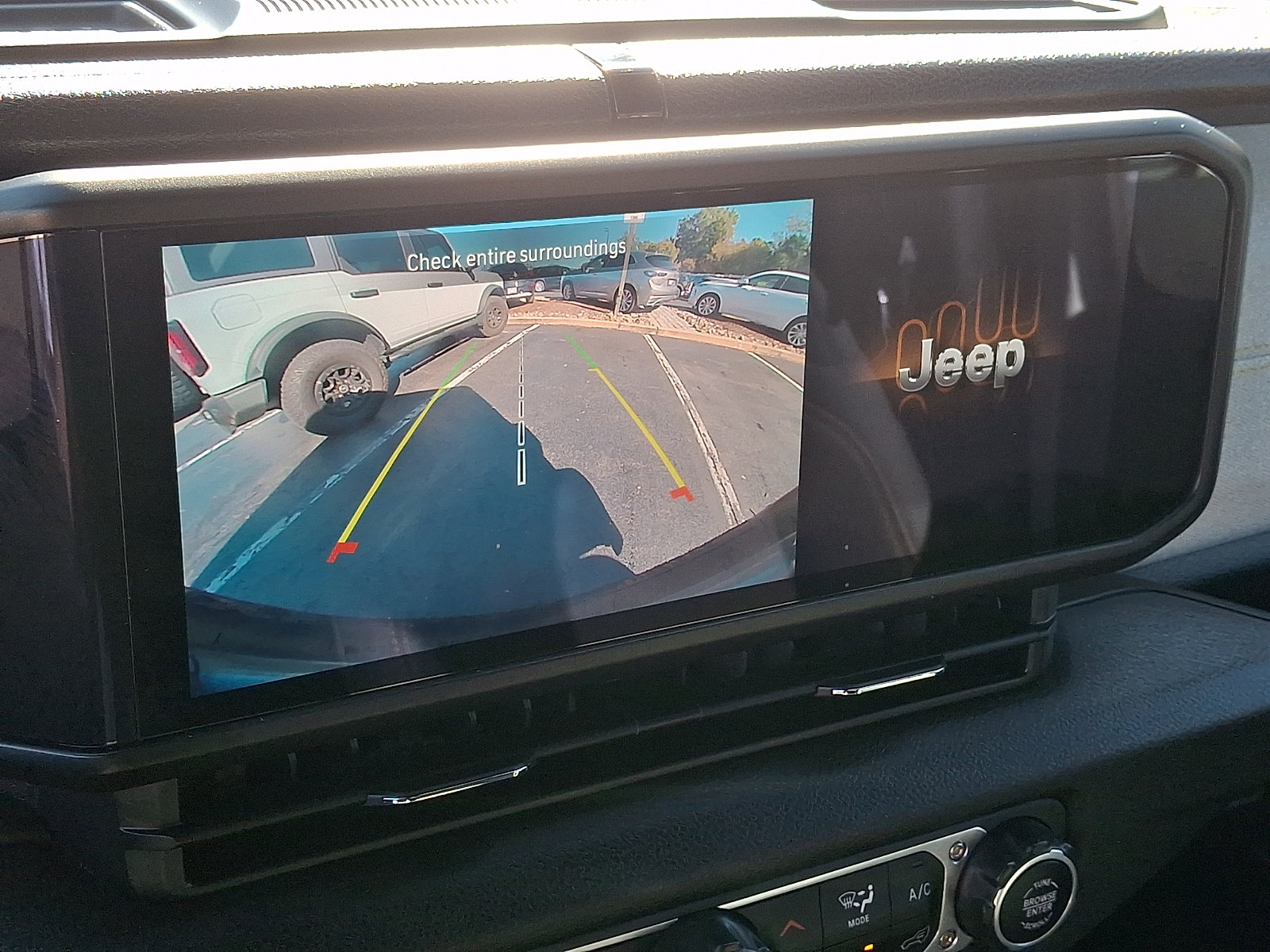 Used 2025 Jeep Wrangler Sport AWD/4WD image 17