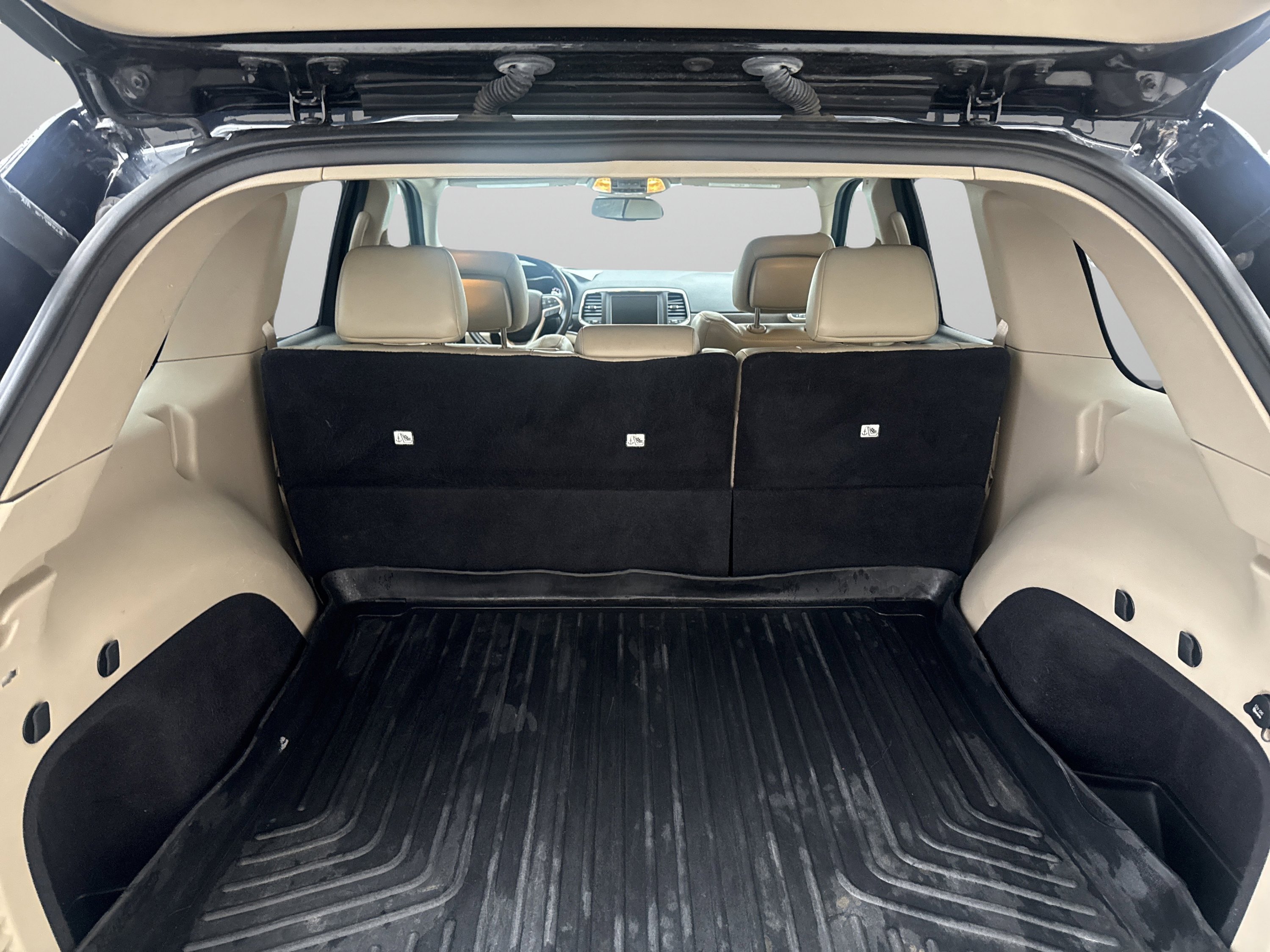 Used 2016 Jeep Grand Cherokee Limited image 9