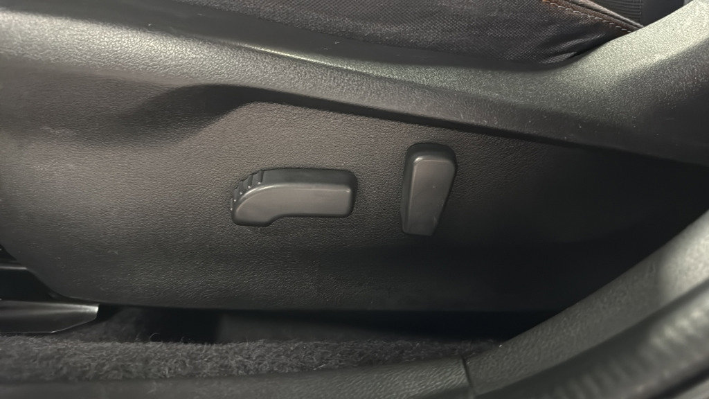 Used 2020 Subaru Crosstrek 2.0i Premium w/ Moonroof Package 2 image 17