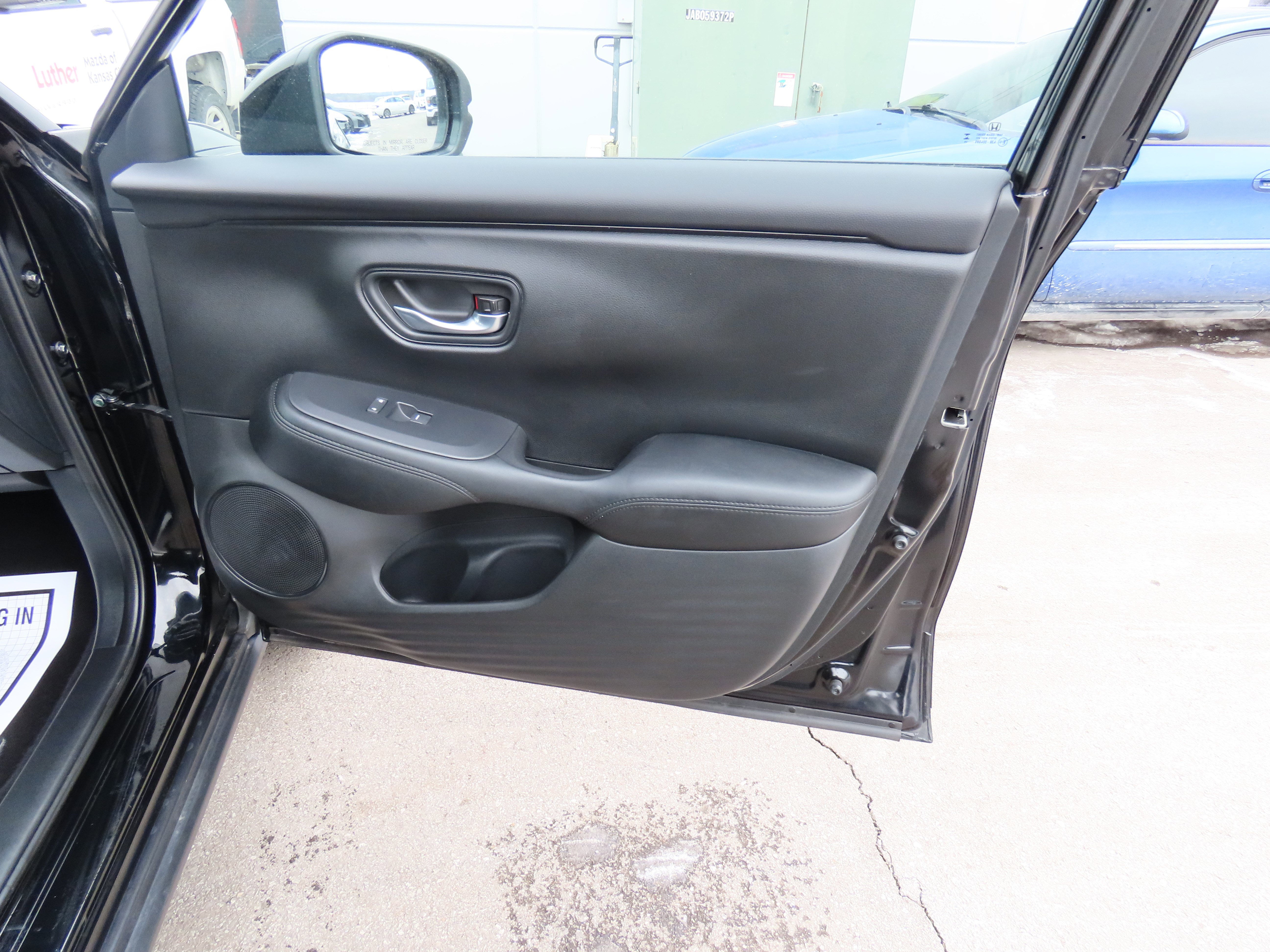 Used 2025 Honda HR-V LX image 10