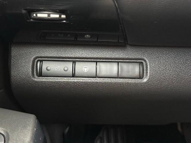 Certified 2023 Nissan Pathfinder SV image 26