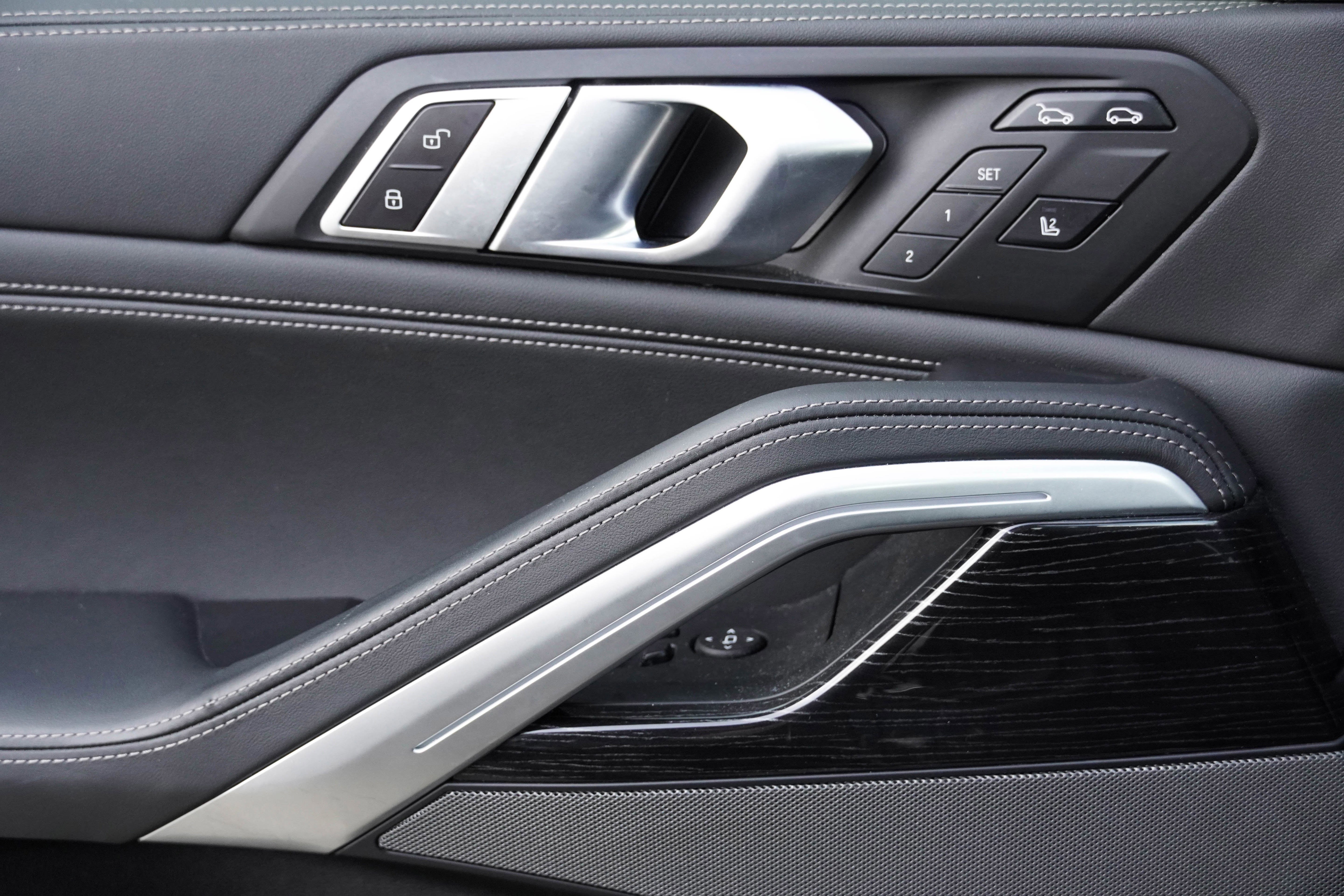 Certified 2024 BMW X6 xDrive40i w/ Premium Package image 16