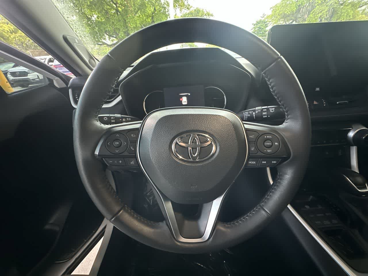 Used 2025 Toyota RAV4 XLE Premium AWD/4WD image 15