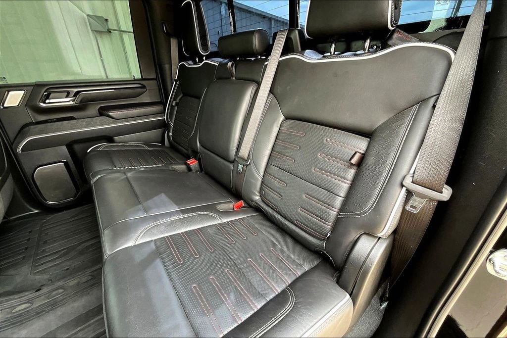 Used 2025 GMC Sierra 2500 AT4X image 35