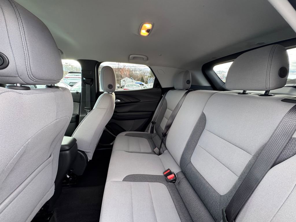 Used 2025 Chevrolet TrailBlazer LT AWD/4WD image 13