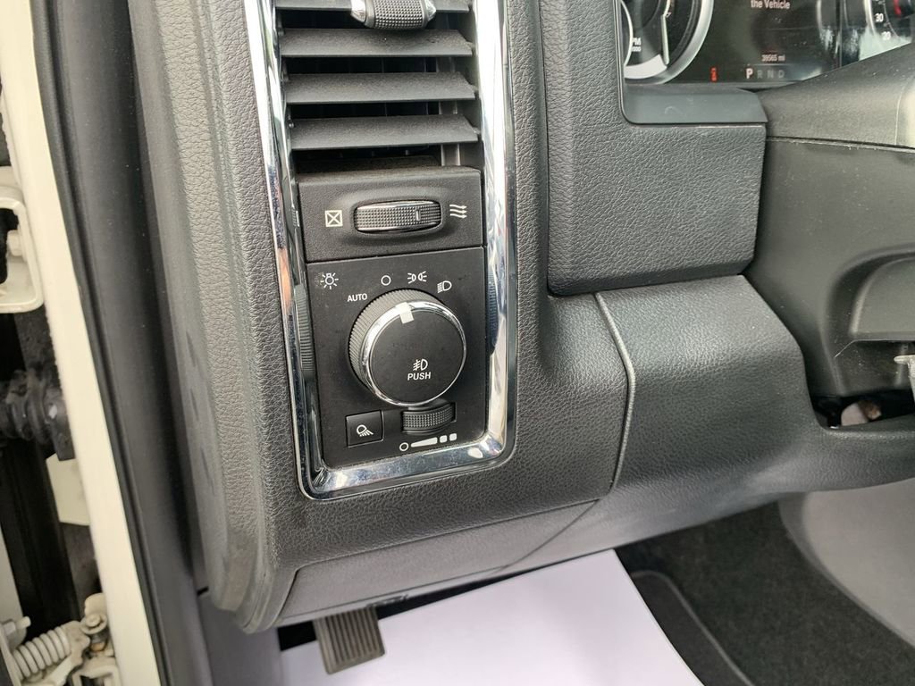 Used 2016 RAM 1500 Laramie w/ Convenience Group image 13