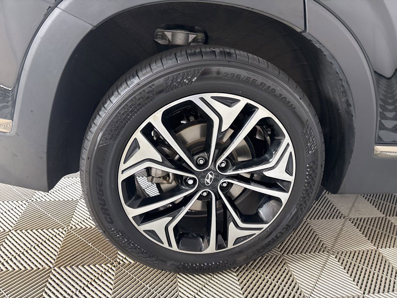 Used 2019 Hyundai Santa Fe AWD image 32