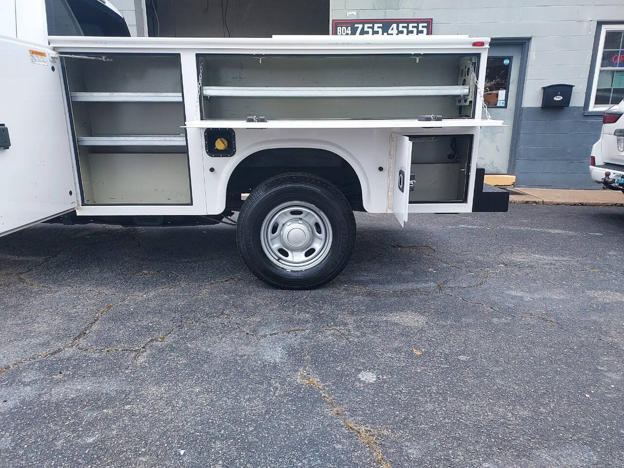 Used 2017 Ford F250 XL w/ Power Equipment Group AWD/4WD image 8