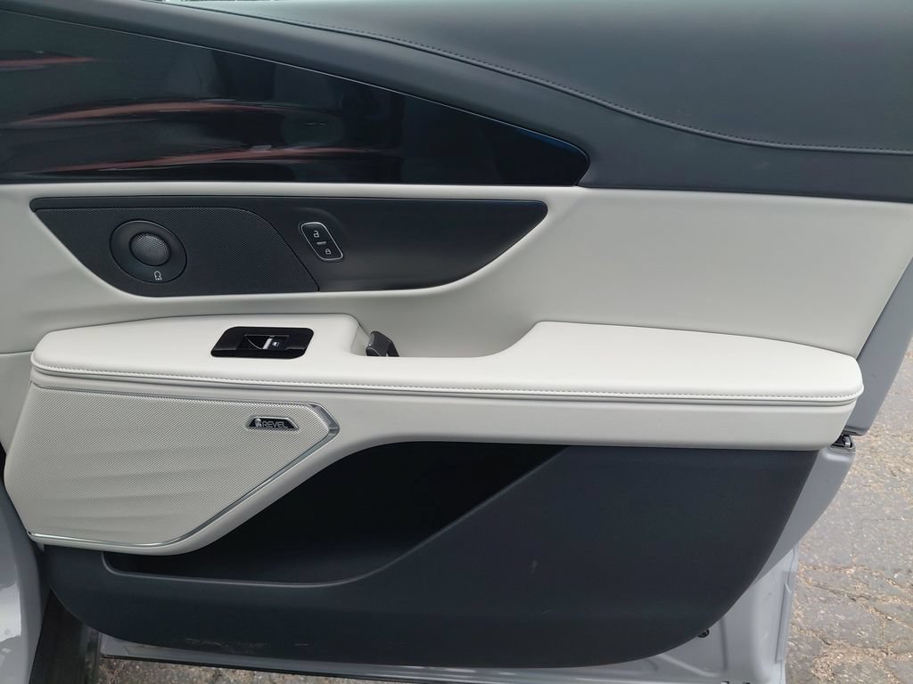 New 2026 Lincoln Nautilus Reserve w/ Jet Appearance Package AWD/4WD image 36