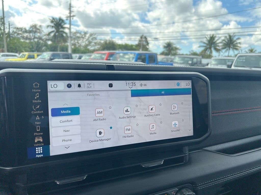 New 2024 Jeep Wrangler Unlimited Rubicon w/ Technology Group image 21